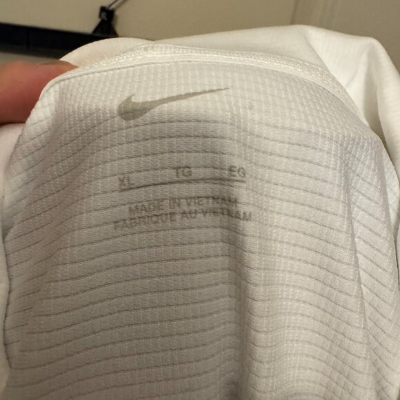 Plain White XL Nike Golf Shirt - Picture 4 of 4